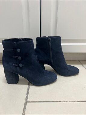 Nine West Women’s Navy Suede Ankle Boots with Button Detail | Size 7